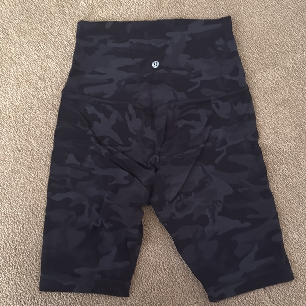 Lululemon Align high-rise short 8”